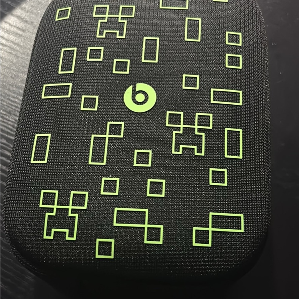 Beats Black and Green Case